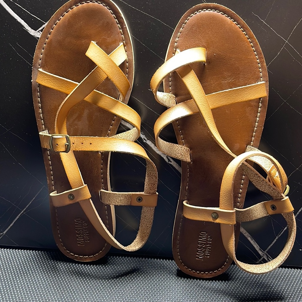 Womens Mossimo strappy sandals